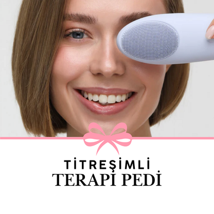 Edeloria DermaClean™ – Profesyonel 4'ü 1 Arada Yüz Temizleme Cihazı